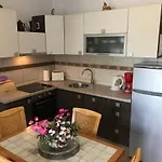Bumbar Apartment *