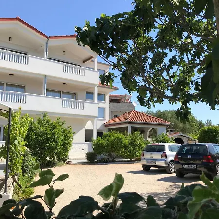 Bumbar Apartment