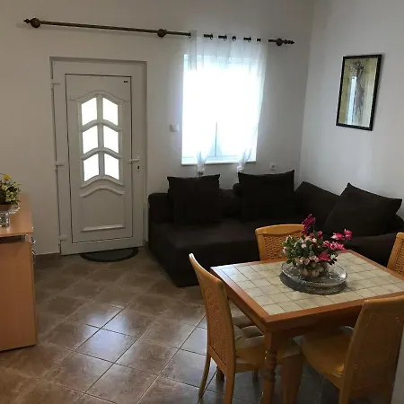Bumbar Apartment *
